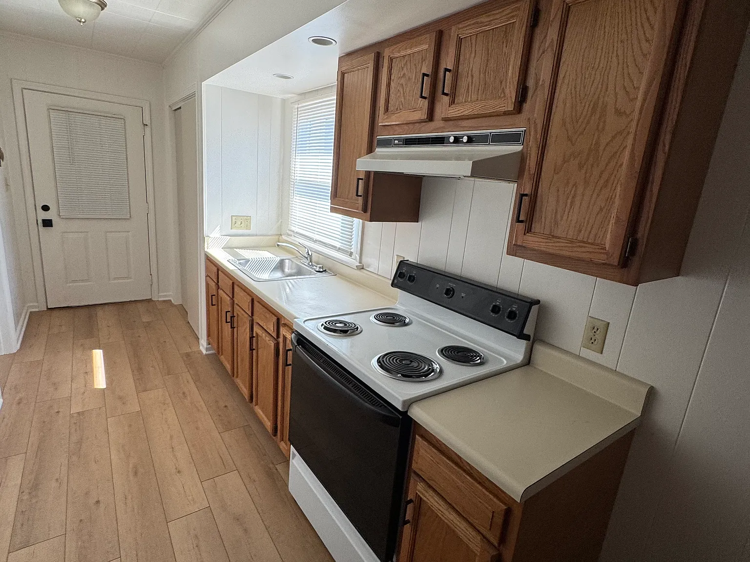 1 bed, 800 sqft, $3,500 — Photo 2