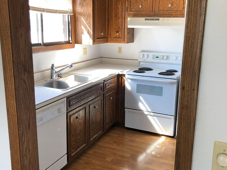 2nd image of 1225 7th St S APT 3
