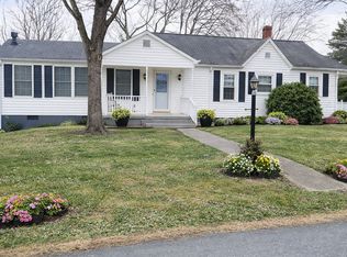 931 Carroll St, Mount Airy, NC 27030