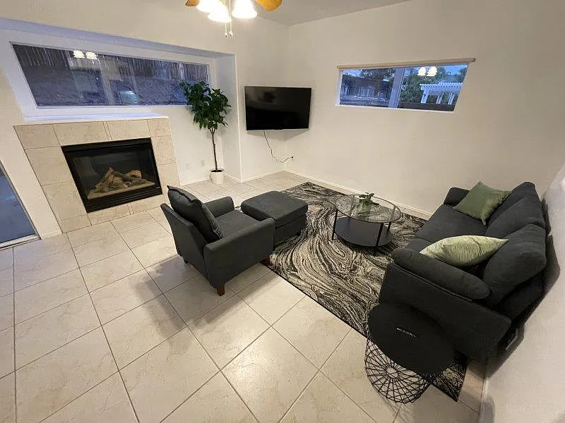 3 bed, $5,000 — Photo 4