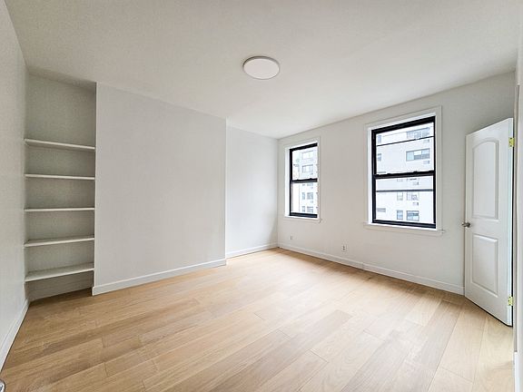 4th image of 94 8th Ave Unit 1