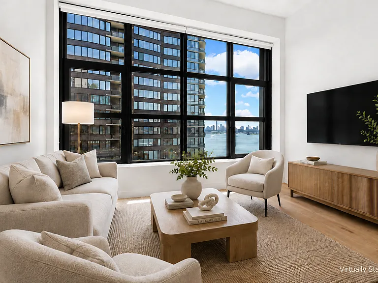 29 Huron St #10DW — Photo 1