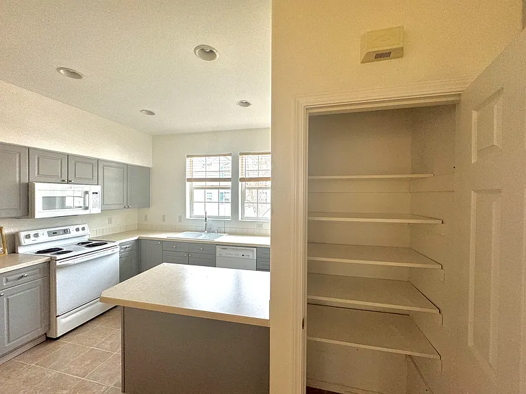 14340 SW Cougar Ridge Dr — Photo 6