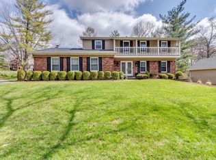 930 Wynhaven Ln, Ballwin, MO