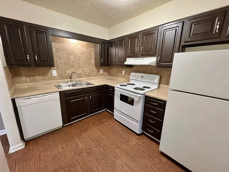 Countrybrook Apartments — Photo 49