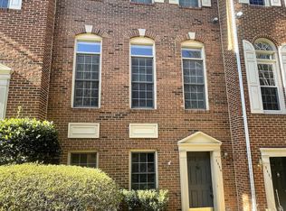 2450 Garnett Dr, Alexandria, VA 22311