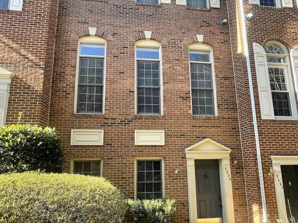 2450 Garnett Dr, Alexandria, VA 22311