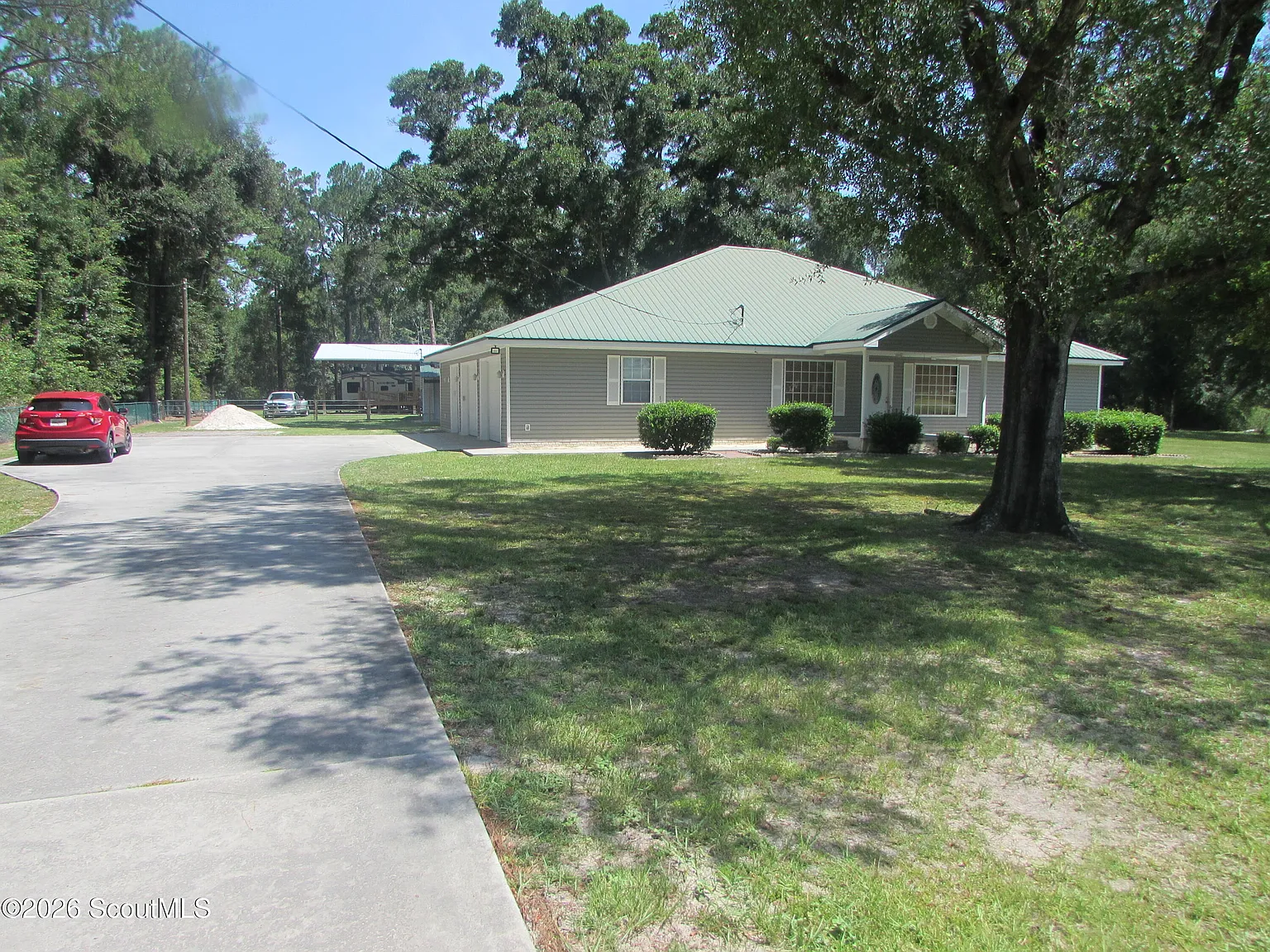 4 bed, 2.0 bath, 2016 sqft, $2,500 — Photo 2