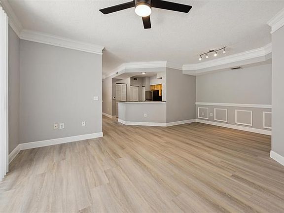 4th image of 2022 Alta Meadows Ln APT 611