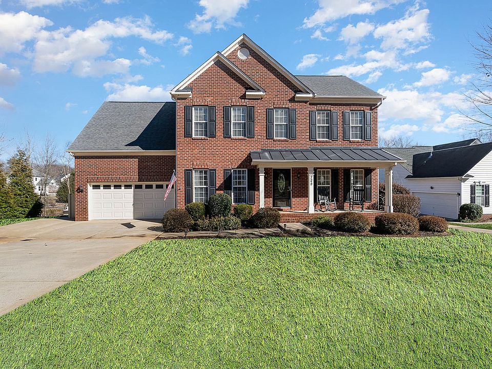 1st image of 220 Chandeleur Dr