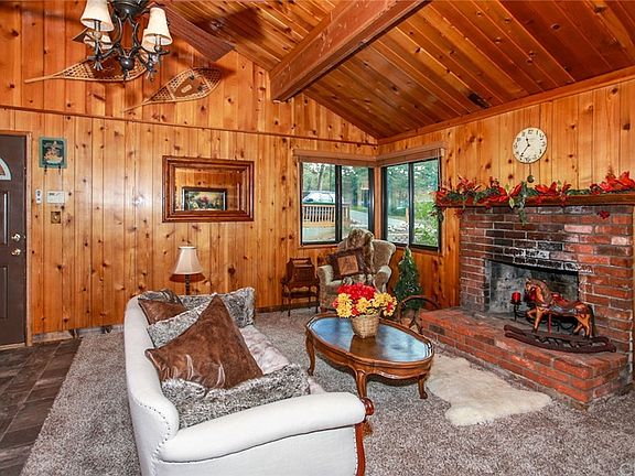 3rd image of 1163 Teton Dr