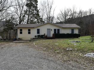 1323 Bells Cove Rd, Pelham, TN 37366