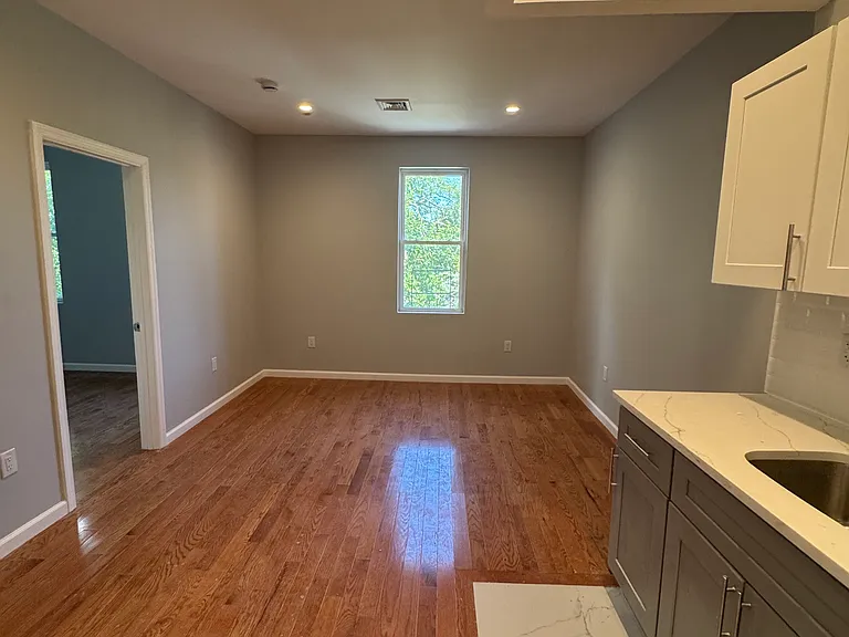 3422 Grace Ave #2 — Photo 4