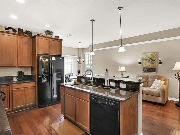 5th image of 9680 Calamus Dr