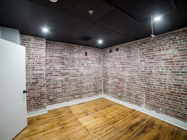 22 State St #4 — Photo 16
