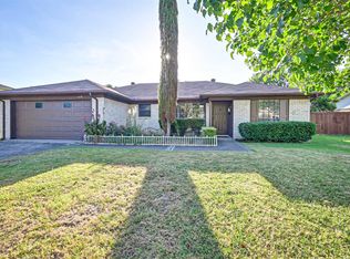 925 Cottonwood Trl, Benbrook, TX 76126