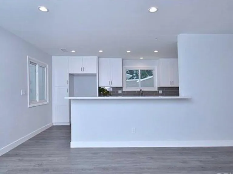 20243 Lassen St — Photo 7