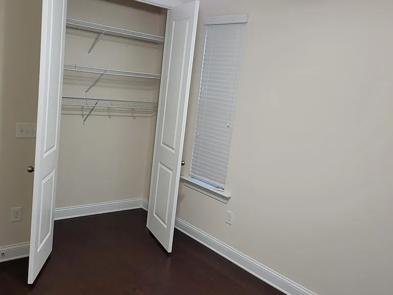 Guest/Study Room (Main Level)