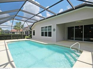 2060 Sagebrush Cir, Naples, FL 34120