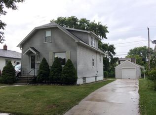 2828 E Van Norman Ave, St Francis, WI 53235