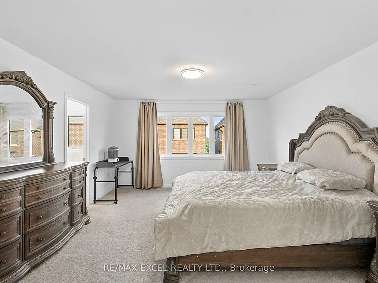 37 Macpherson St — Photo 44