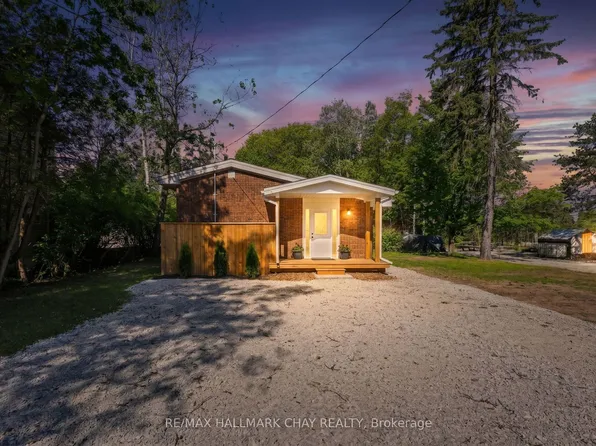 8717 Beachwood Rd, Wasaga Beach, ON L9Z 2G5