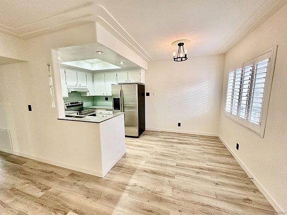 3rd image of 4550 Glacier Ave APT 6