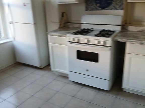 4th image of 329 3rd St APT 3