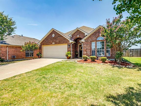 3rd image of 8873 Sunset Trace Dr