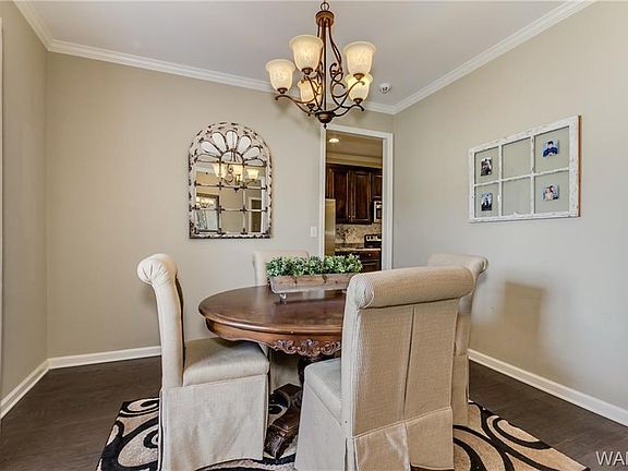 5th image of 599 Camille Ln