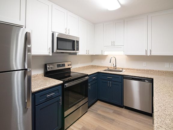 5th image of 2156 Claremont Ln #C