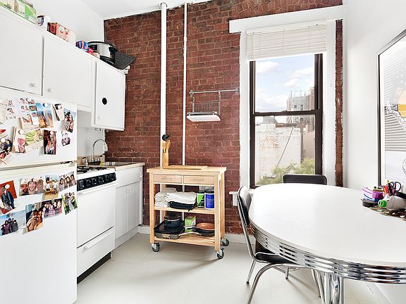 5th image of 32 Jones St APT 4C