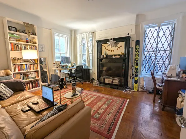 646 West End Avenue image 1 of 10