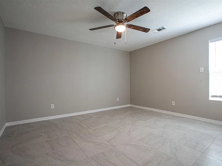 16042 Bear Hill Dr — Photo 11