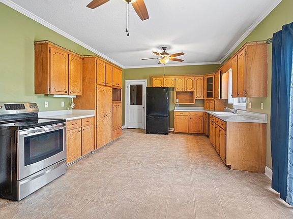 3rd image of 104 Wentworth Dr