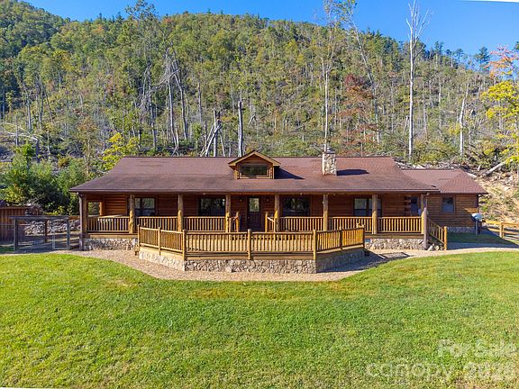 3rd image of 2811 Poplar Creek Rd