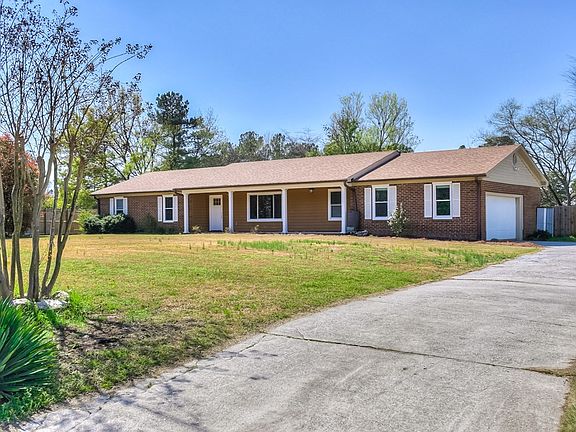 3rd image of 731 Riverbend Dr
