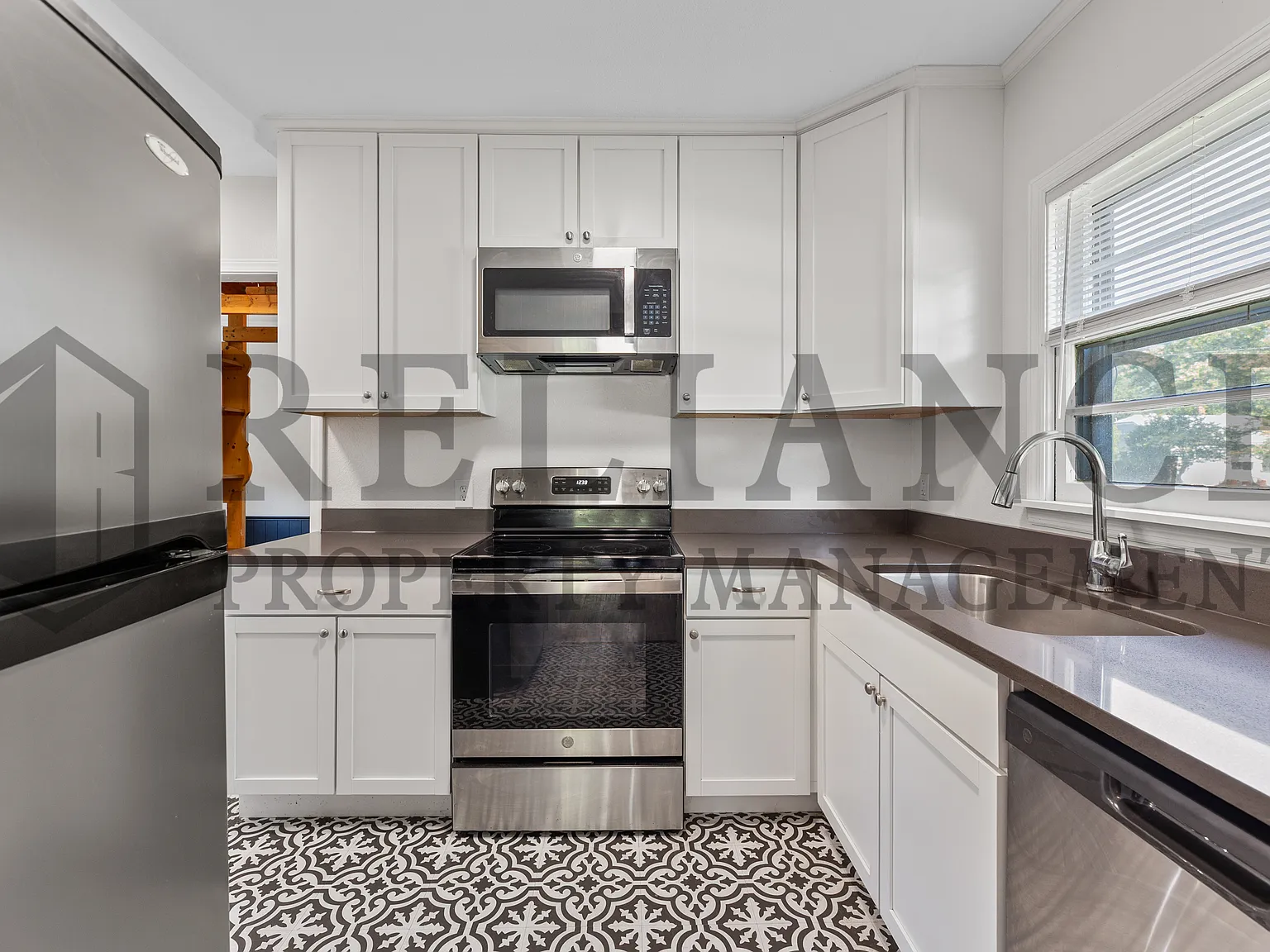 653 Harding Street - 1 — Photo 4