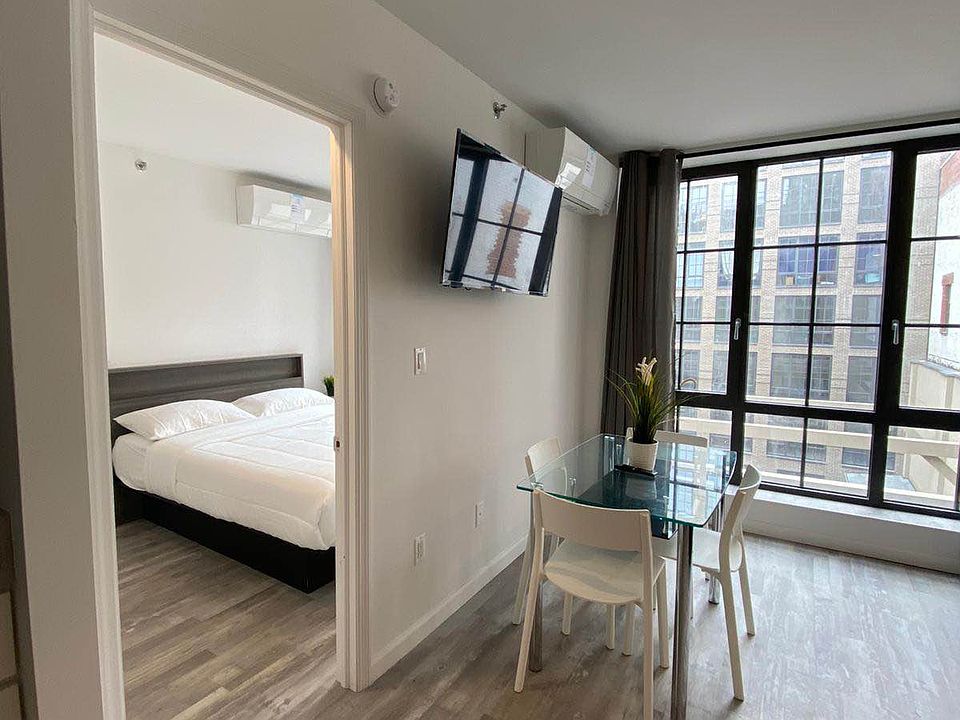 1st image of 433 W 53rd St #4