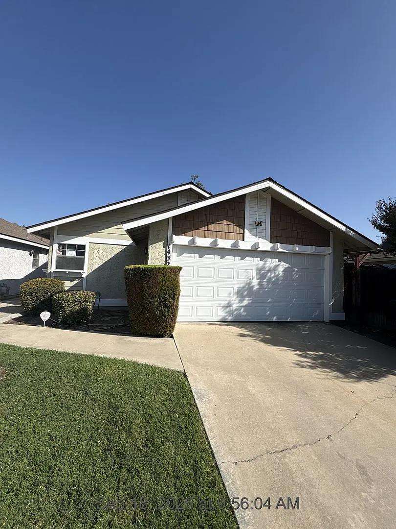Cozy Unit Available Now! — Photo 1