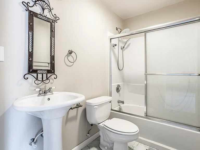 6765 Woodcliff Cir — Photo 31