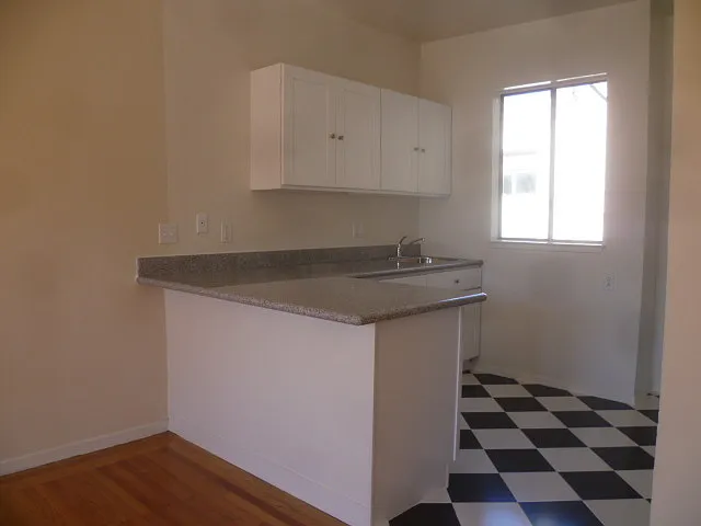 1410 Broadway — Photo 6