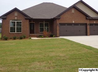 119 Cambridge Dr, Decatur, AL 35603