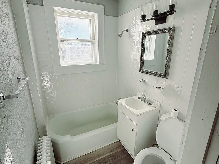 612 E Church St — Photo 17