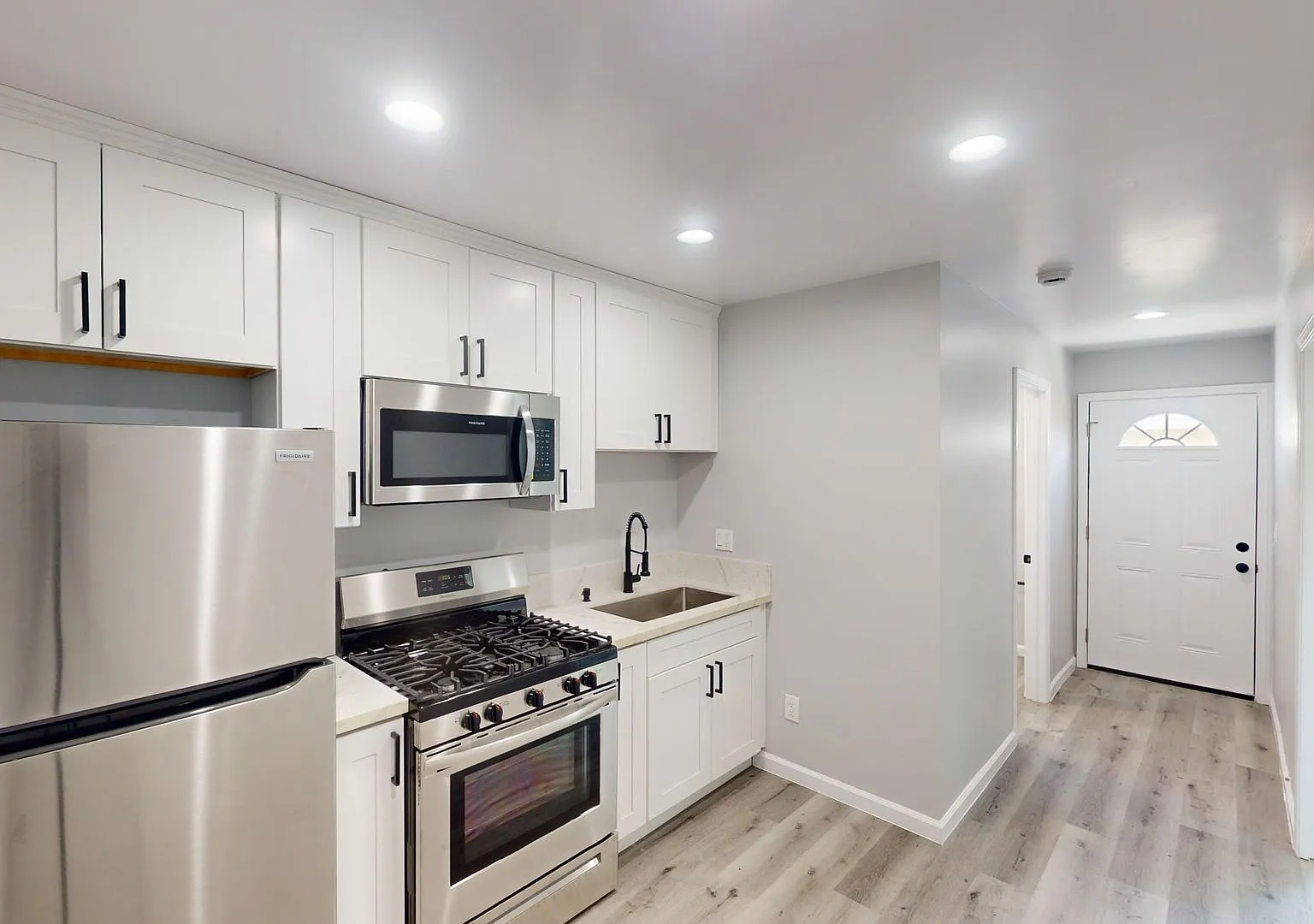 2222-2224 Alton Pl — Photo 3
