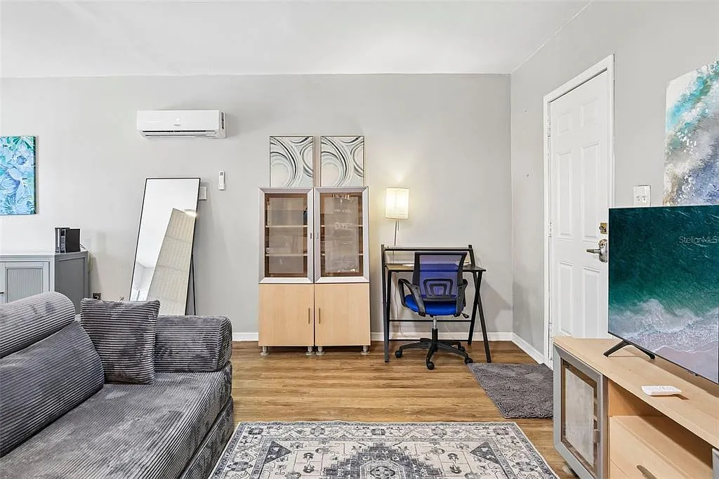 Studio, 1.0 bath, 612 sqft, $1,700 — Photo 4