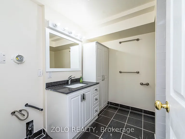 45 Hilda Rd #BASEMENT — Photo 4