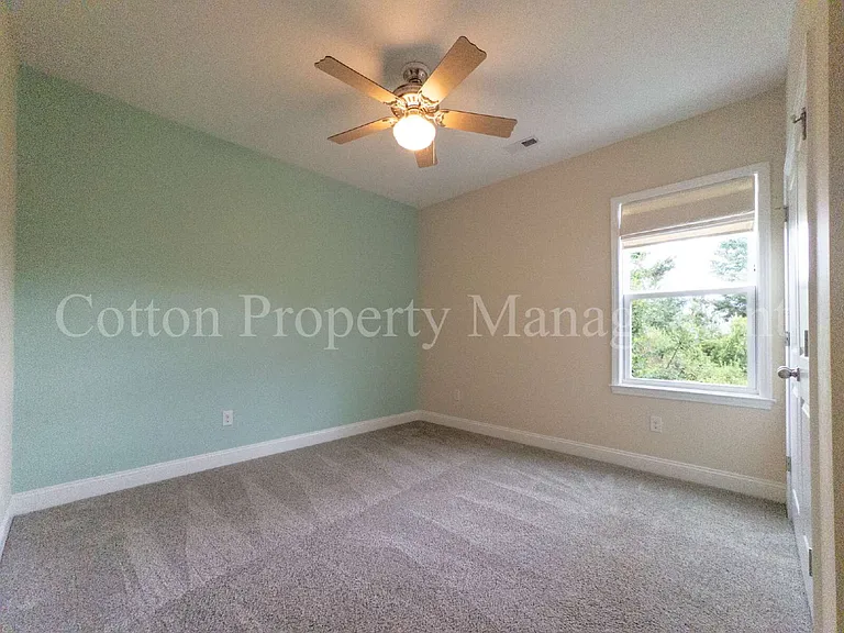 7445 Darius Dr — Photo 32