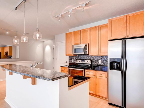 3rd image of 445 Wacouta St #213