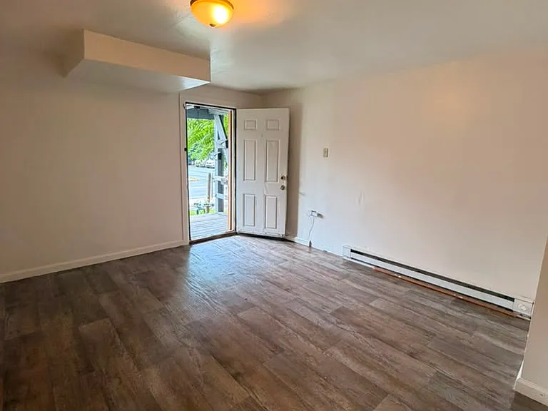 50 Campbell Ave #1 — Photo 4